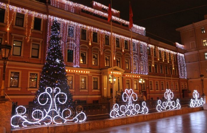 Праздничное оформление фасада